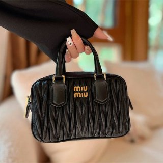 Too cute! Chang Wonyoung Miu Miu Arcadi Matelasse Leather Bag Replica