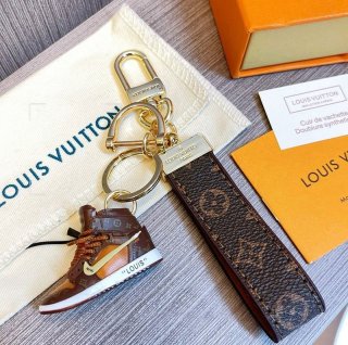 21-22AW Nice ☆? Louis Vuitton Bag Charm Monogram Replica vue63303