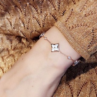 Very popular!! New color Louis Vuitton bracelet? Forever Young bracelet fake vuz78467