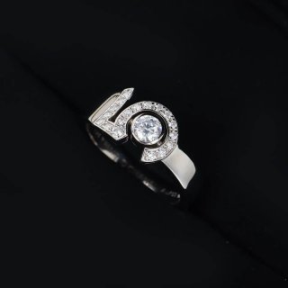 Love at first sight? Fake Chanel No.5 ring with diamonds and 18K shu12412