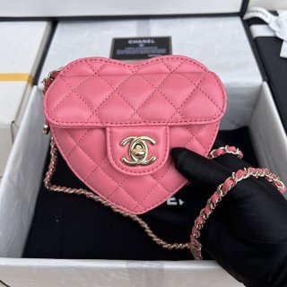 New for Spring/Summer★Fake Chanel Heart-Shaped Chain Clutch Bag shf20550