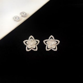 Best Price Guaranteed GRAFF Wildflower Diamond Stud Earrings RGE1669