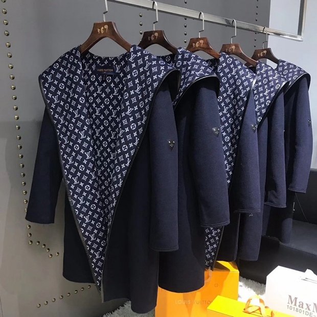 Not in stock yet ☆? Louis Vuitton coat replica double face monogram 1A5CV5