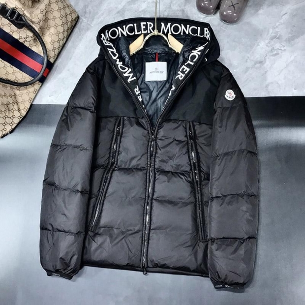 Classic and popular Moncler? Lettering embroidered hooded down jacket fake mok09116