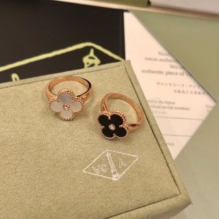 New on sale: Van Cleef & Arpels Vintage Alhambra Onyx Ring VCARA41000
