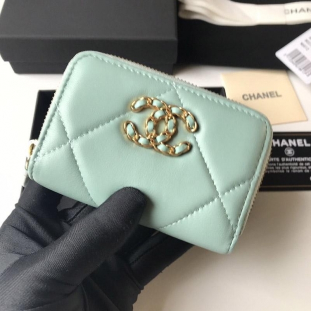New color ☆ Rare Chanel Zip Coin Purse Matelasse shc23318