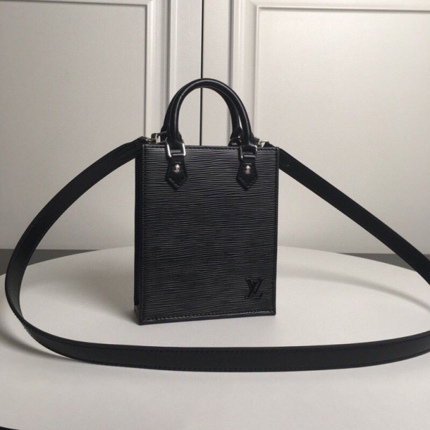No customs duties Louis Vuitton Petite Sac Plat Replica Epi Noir Shoulder Bag M69441