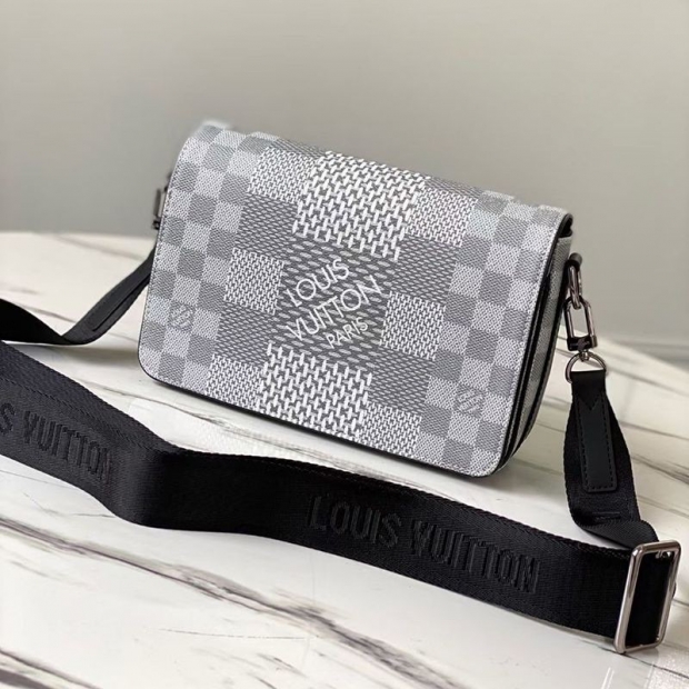 Louis Vuitton Studio Messenger Replica Not Available in Japan ★ Shoulder Bag Damier Antarctica N50014
