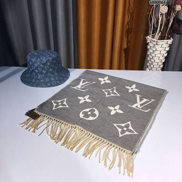 The hottest topic! Louis Vuitton cashmere tassel scarf replica, grade N vuv26317