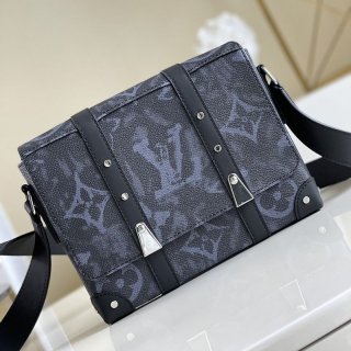 Cute Louis Vuitton Trunk Messenger PM Copy Monogram Shoulder Bag M57271