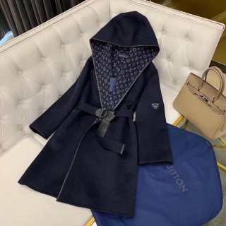 Classic Louis Vuitton Replica Inside Hooded Wrap Coat vuu43867
