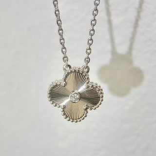 World-famous vintage Alhambra pendant replica VCARP4KL00