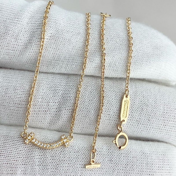Cute Tiffany Smile Fake Diamond Pendant Til83801