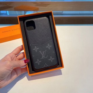Eye-catching new Louis Vuitton iPhone case replica black scarlet LV logo vuw53327
