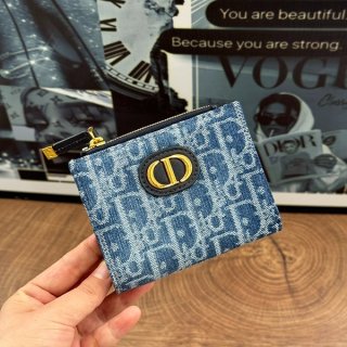 Arrives soon! Dior replica 30 Montaigne Dahlia wallet M49E