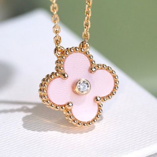 2015 Holiday Limited Edition Van Cleef & Arpels Alhambra Pendant Replica vav89267