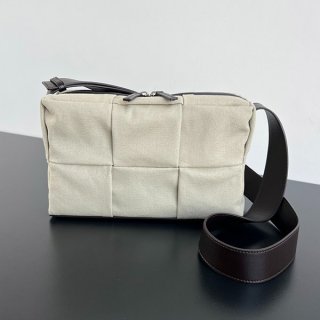 New Arrival [Bottega Veneta] Arco Medium Camera Bag Replica 787547V