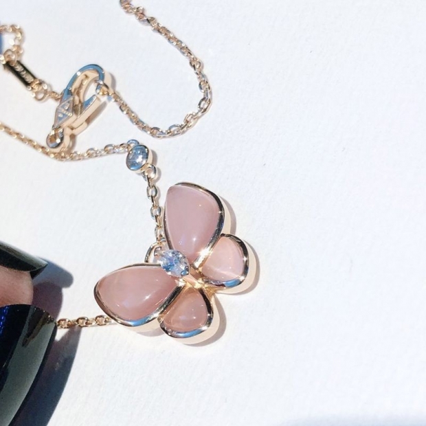 Tracked shipping Van Cleef & Arpels de Papillon pendant replica rose gold vaa05365