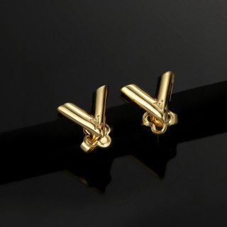 Popular! Louis Vuitton Stud Earrings Replica? Essential V vud46806