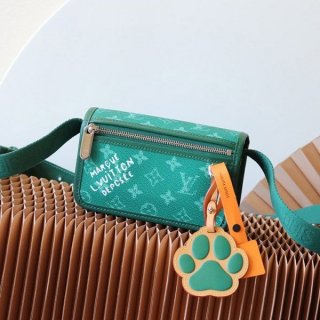 Hard to find Louis Vuitton Bosphore wearable shoulder bag M12637