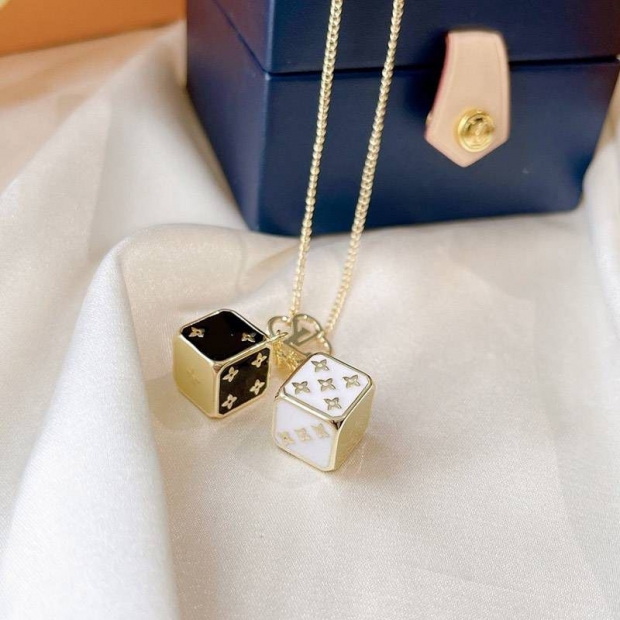 No.1 Popular Louis Vuitton Dice Necklace Replica vug04585