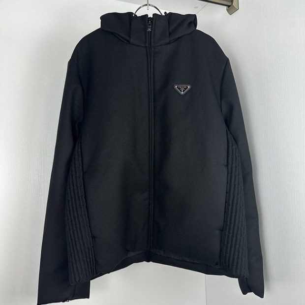 ★Popular in Japan! Prada Logo Wool Hooded Zip-up Blouson Fake pux18031