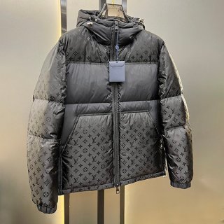 Very popular! Louis Vuitton oversized down jacket replica vud22644