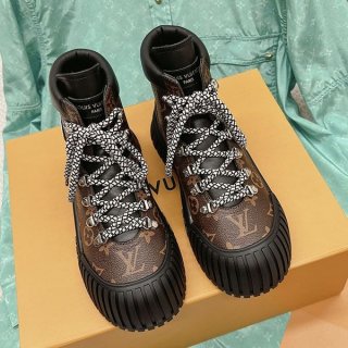 I definitely want it! Louis Vuitton Line Ankle Boots Replica vug43835