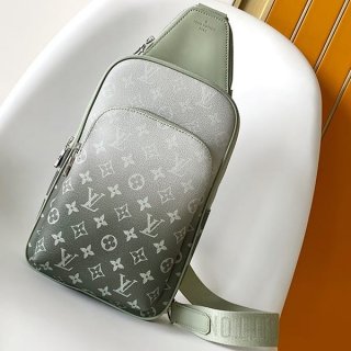 Extremely rare! Louis Vuitton copy Avenue Sling Bag M11702