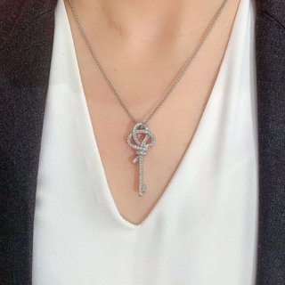 Stylish Tiffany medium key pendant, gorgeous Tin02857