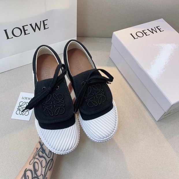 Classic and popular Loewe Anagram logo fake embroidered flap canvas low top lov32780