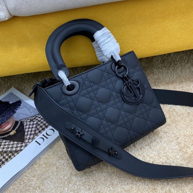 Very popular: Lady Dior shoulder/hand bag replica with initials dew67376