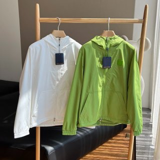 Love at first sight? Louis Vuitton replica reversible Damier windbreaker in 2 colors 1AFRCS