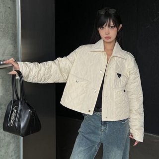 Attention ★ Prada knockoff ◆ Re-Nylon quilted jacket with logo puy31369