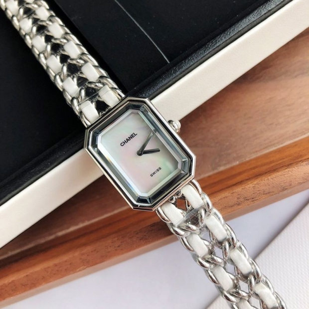 Love at first sight? Chanel Premiere replica shj56675