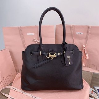 Sophisticated? Miu Miu Aventure fake nappa leather bag 5BG291