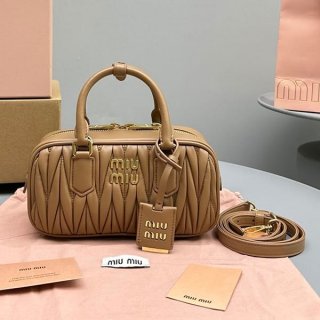No. 1 in total sales! Miu Miu Replica Arcadi Matelasse Bag myh71133