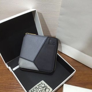 No. 1 in cumulative total sales! Loewe Puzzle Round Zip Bi-fold Wallet Replica lon58093