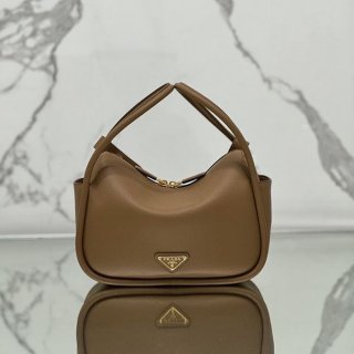 Hard to find, super popular 24SS Prada leather handbag replica pus08099