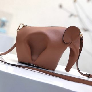 ☆Super popular☆Loewe shoulder bag copy elephant pouch lor43894