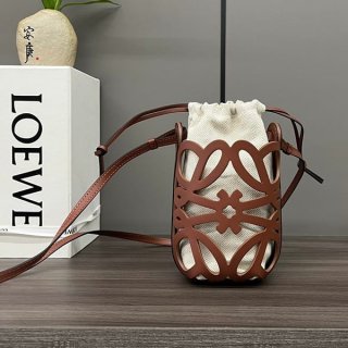 Perfect gift: Loewe replica Anagram cut-out pocket loh44820