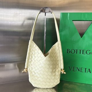 Stylish and cute Bottega Veneta shoulder bag replica bow50630
