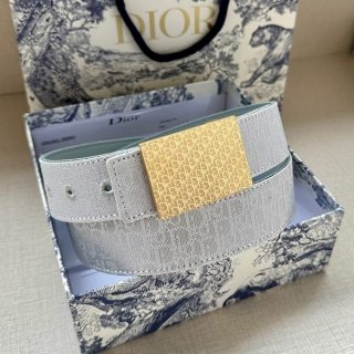 A lovely Dior reversible leather buckle belt del33343