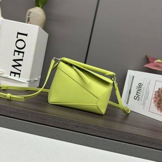 I definitely want it! Loewe Puzzle Bag N-Grade Mini Bicolor lor77165