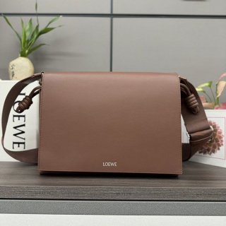 No. 1 in total sales! Loewe Flamenco replica leather messenger bag loj94526