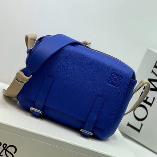Competition: Loewe Military Messenger Bag XS Replica B553A72X21