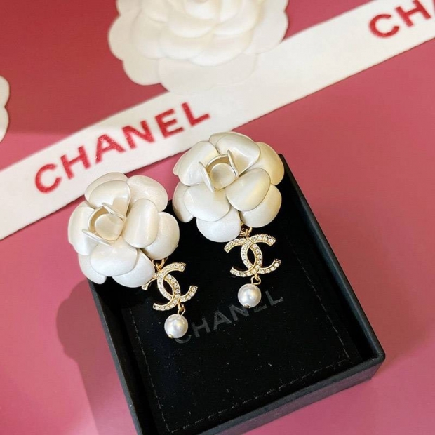 Very popular Chanel replica CC logo resin & strass earrings shq57713