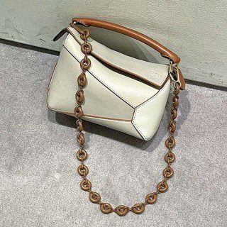 Limited edition rare Loewe chain shoulder strap grade N loa30732