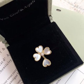 No. 1 in cumulative total sales! Van Cleef & Arpels Alhambra F Yearage Ring VCARN5P300