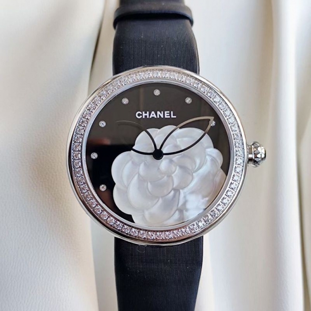 Eye-catching color Chanel Mademoiselle replica Privé white gold case H3096